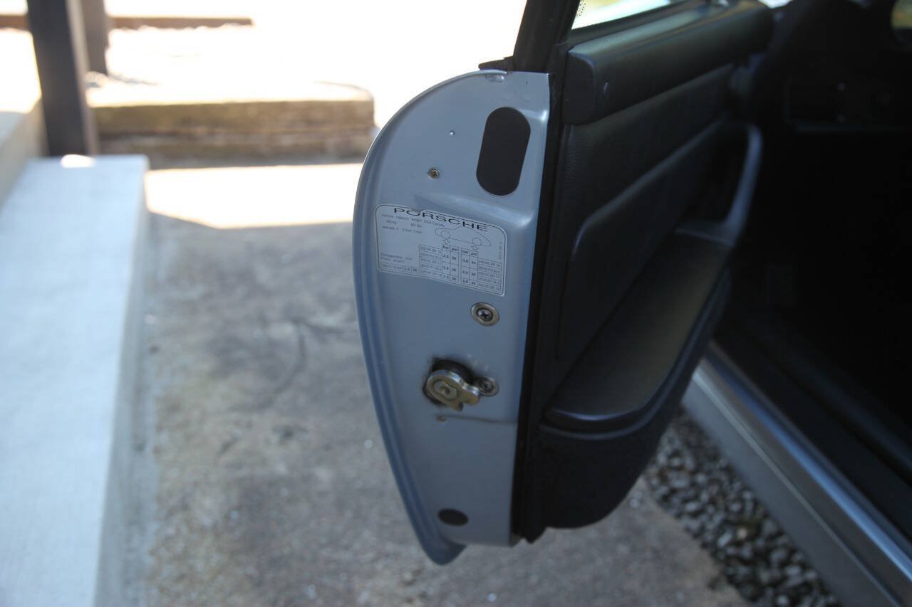 Used 1996 Porsche 911 GT3 RS image 82
