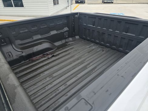 Used 2024 GMC Canyon AT4 AWD/4WD image 8