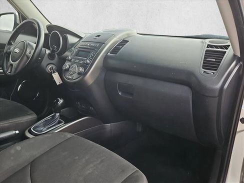 Used 2013 Kia Soul + FWD image 21