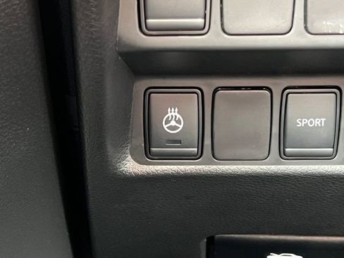 Used 2020 Nissan Rogue S FWD image 18