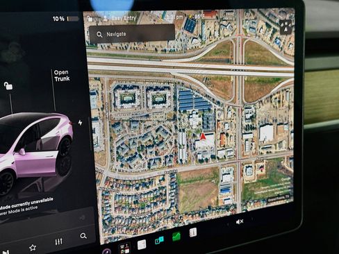 Used 2022 Tesla Model Y Long Range AWD/4WD image 21