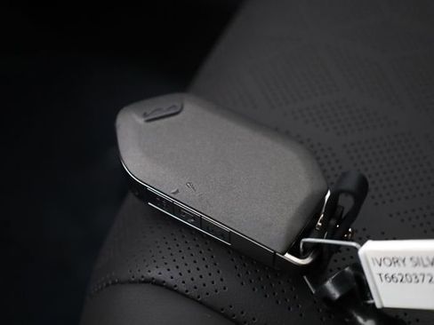 New 2026 Kia Carnival EX image 31