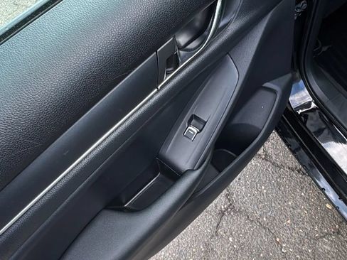 Used 2022 Honda Accord Sport image 14
