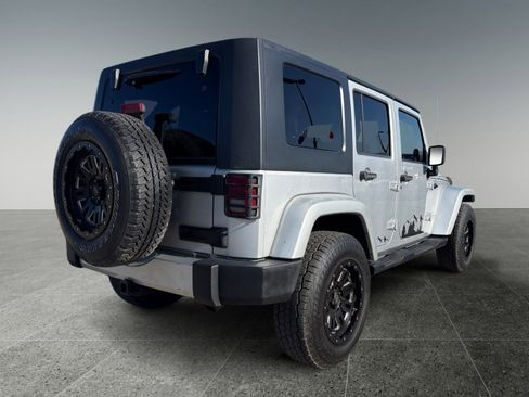 Used 2008 Jeep Wrangler Unlimited Sahara w/ Dual Top Group AWD/4WD image 7