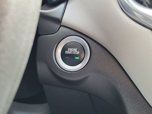 Used 2023 Chevrolet Equinox LT FWD image 25