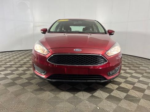 Used 2016 Ford Focus SE w/ SE Power Seat Package FWD image 2
