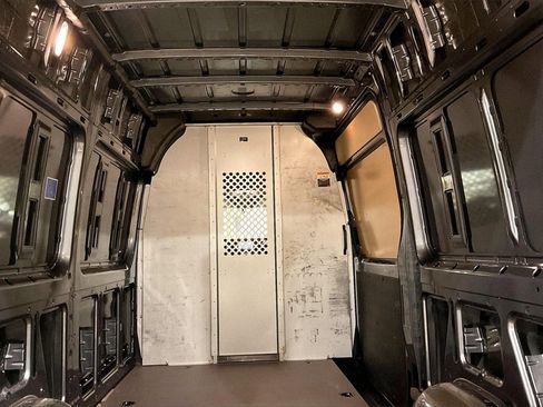 Used 2023 Mercedes-Benz Sprinter 2500 image 7