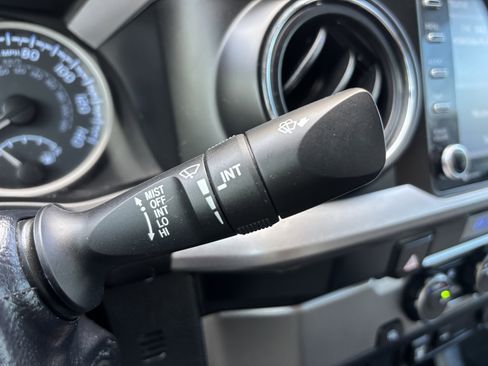 Used 2022 Toyota Tacoma SR5 image 31