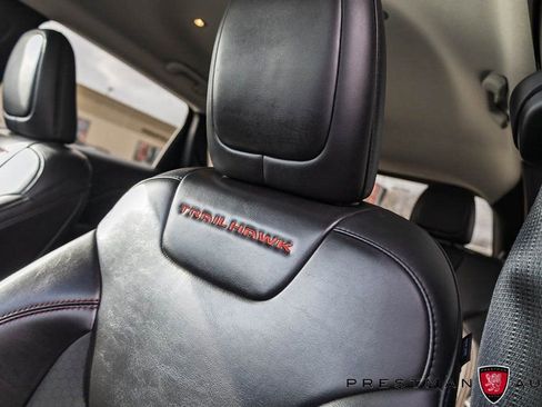 Used 2022 Jeep Cherokee Trailhawk image 23