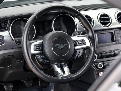 Used 2022 Ford Mustang GT RWD image 11