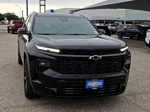 Used 2026 Chevrolet Traverse RS FWD image 2