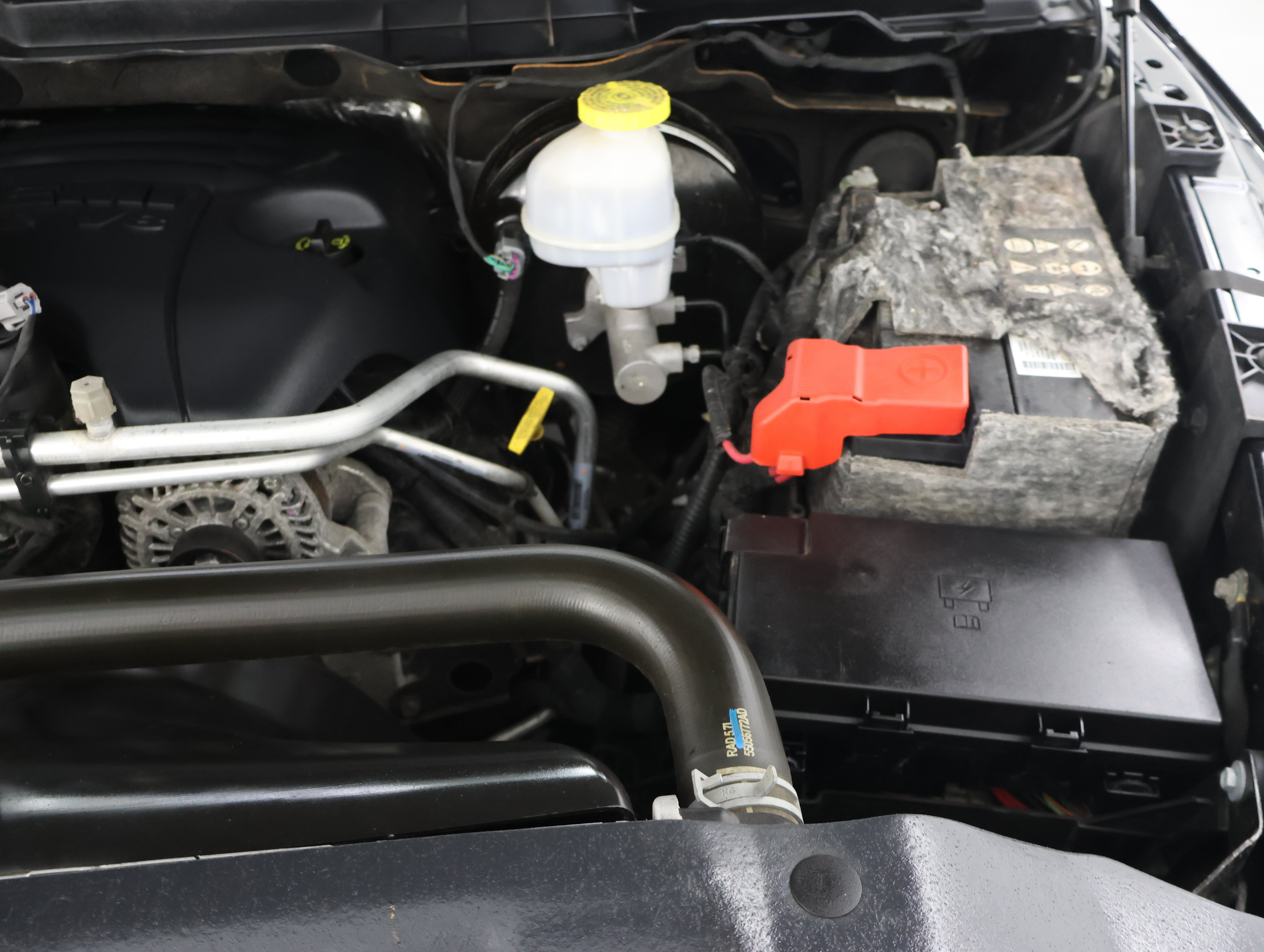 Used 2018 RAM 1500 Laramie w/ Convenience Group AWD/4WD image 18