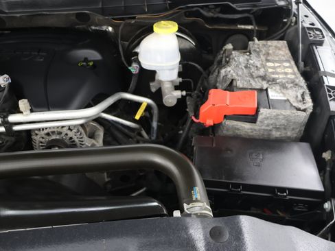 Used 2018 RAM 1500 Laramie w/ Convenience Group AWD/4WD image 18