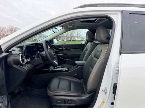 Certified 2025 Chevrolet Trax ACTIV w/ Sunroof Package image 7