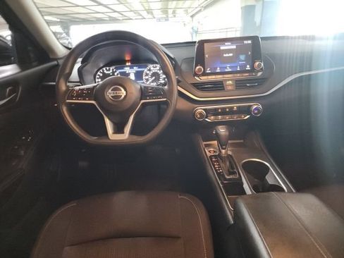Used 2022 Nissan Altima 2.5 SV FWD image 5