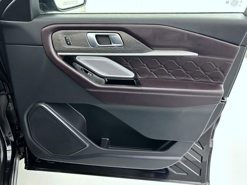 Used 2025 Ford Explorer Platinum w/ LUX Leather Package image 16