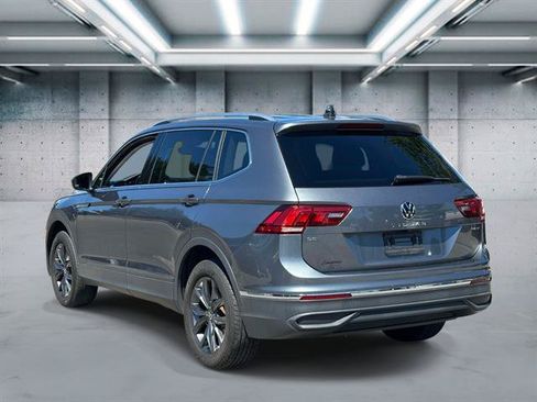 Used 2023 Volkswagen Tiguan SE AWD/4WD image 28
