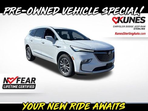 Used 2022 Buick Enclave Essence image 1