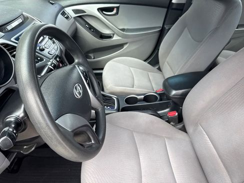 Used 2016 Hyundai Elantra SE FWD image 16