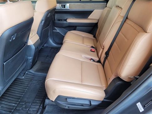 Used 2025 Hyundai Santa Fe Limited image 18