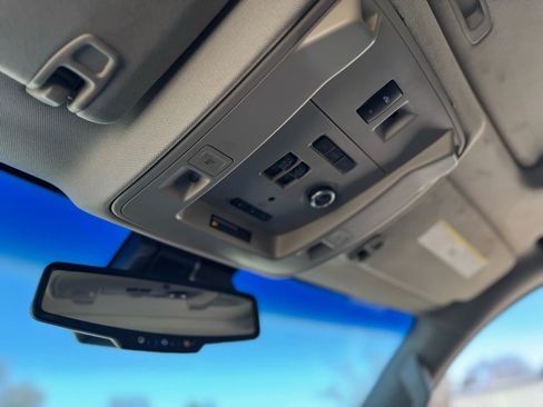 Used 2015 Cadillac Escalade ESV Premium image 21