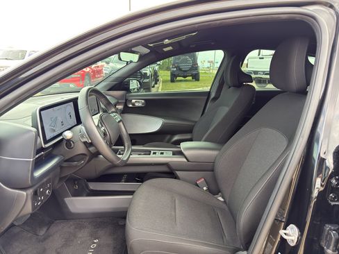 Used 2024 Hyundai Ioniq 6 SE RWD image 19