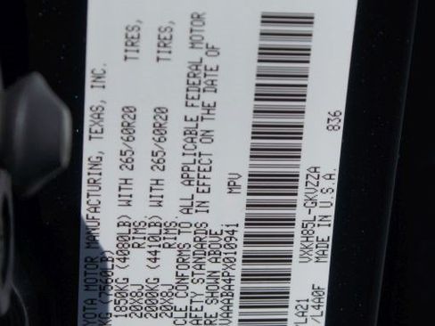 Used 2023 Toyota Sequoia Platinum AWD/4WD image 28