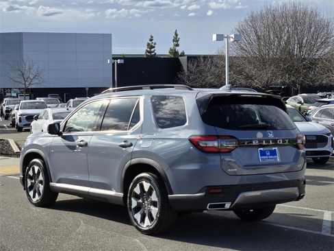 New 2026 Honda Pilot Touring image 6