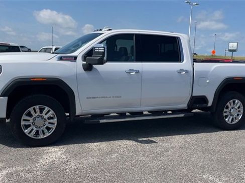 Certified 2022 GMC Sierra 2500 Denali w/ Denali Ultimate Package image 4