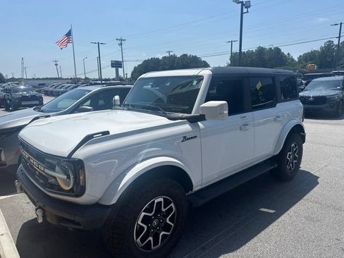 Used 2022 Ford Bronco Outer Banks AWD/4WD image 13