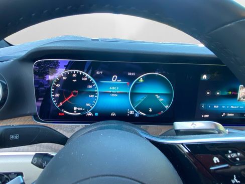 Used 2023 Mercedes-Benz E 350 4MATIC Sedan image 11
