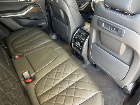 Used 2023 BMW X5 xDrive40i w/ Premium Package AWD/4WD image 29