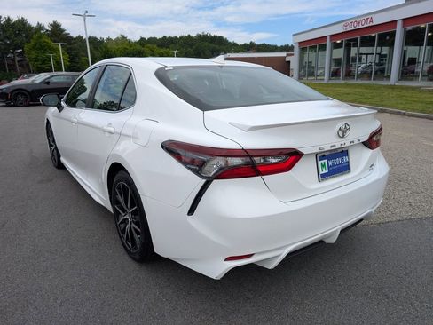 Used 2022 Toyota Camry SE AWD/4WD image 3