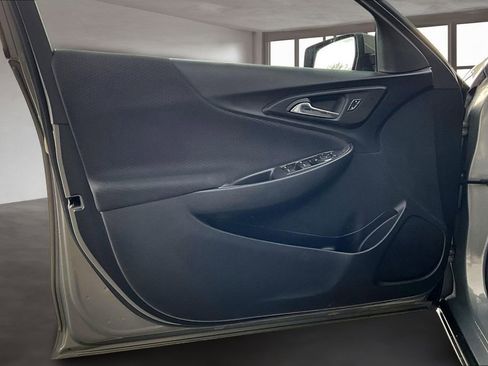 Used 2018 Chevrolet Malibu LT image 24