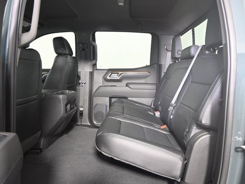 Used 2026 Chevrolet Silverado 1500 LT Trail Boss w/ Convenience Package II image 17