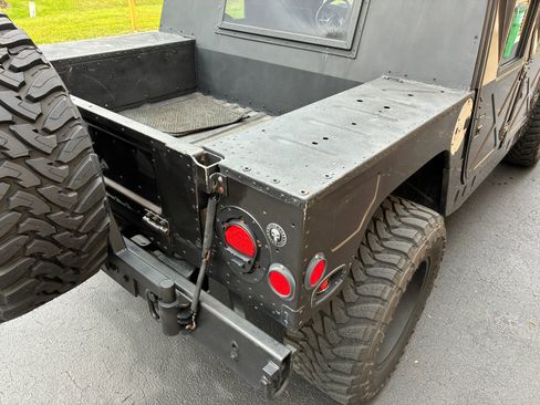 Used 1995 HUMMER H1 image 8
