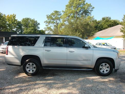 Used 2018 GMC Yukon XL SLE RWD image 4