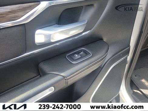 Used 2019 RAM 1500 Laramie RWD image 15