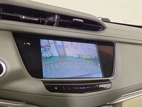 Used 2018 Cadillac XT5 Luxury w/ Driver Awareness Package FWD image 19