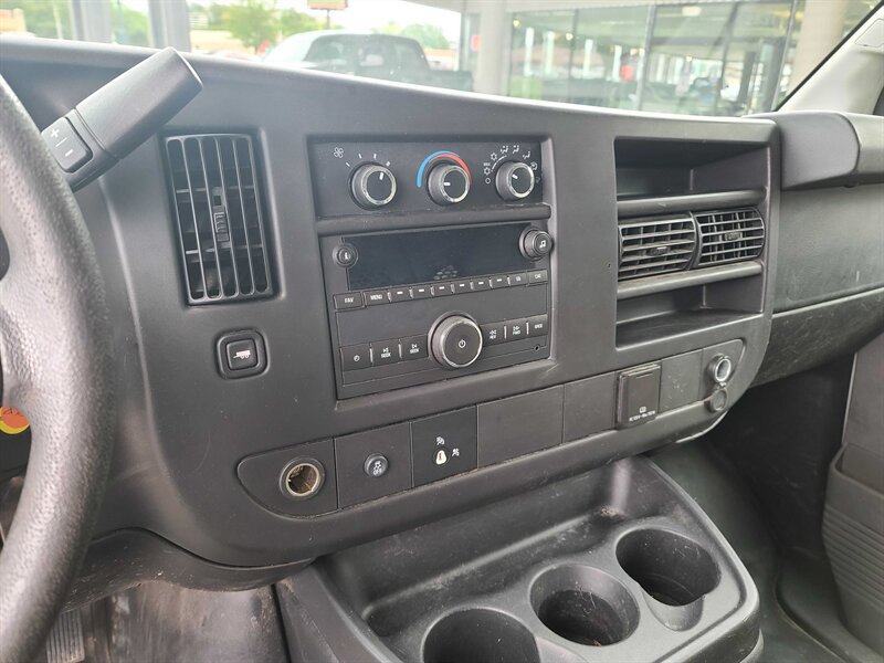 Used 2016 GMC Savana 2500 Extended RWD image 19