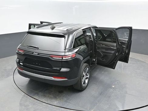 Used 2023 Jeep Grand Cherokee Limited AWD/4WD image 28