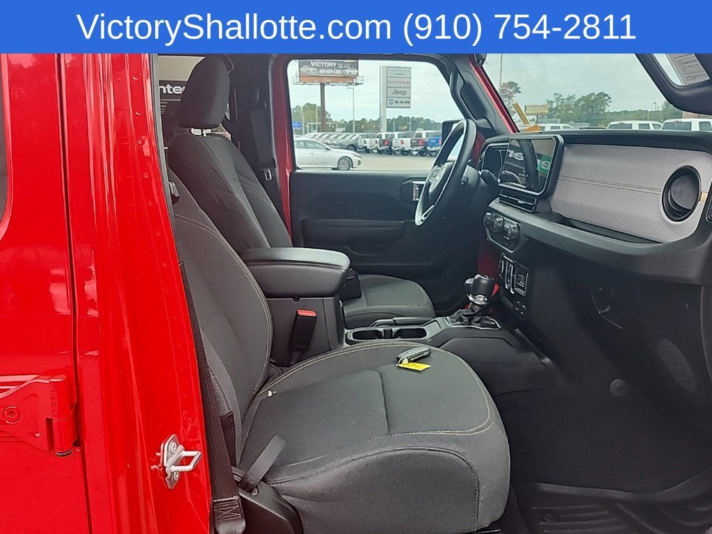 Used 2025 Jeep Gladiator Sport AWD/4WD image 32