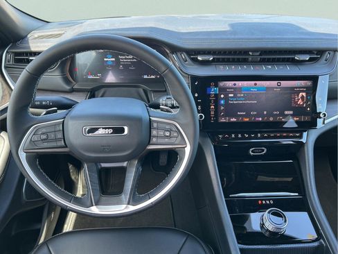 New 2026 Jeep Grand Cherokee L Limited image 23