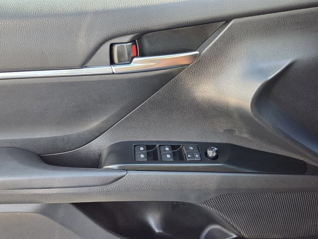 Used 2018 Toyota Camry SE w/ Moonroof Package FWD image 16