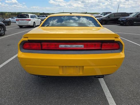 Used 2012 Dodge Challenger R/T RWD image 10