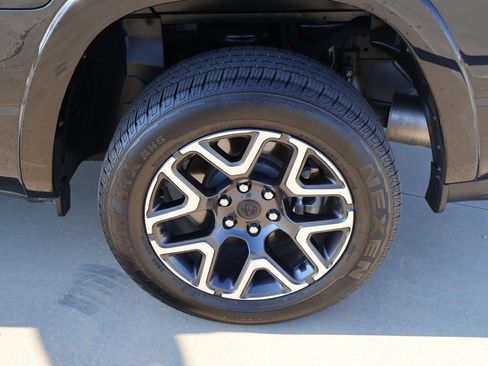 Used 2026 RAM 1500 Laramie AWD/4WD image 13