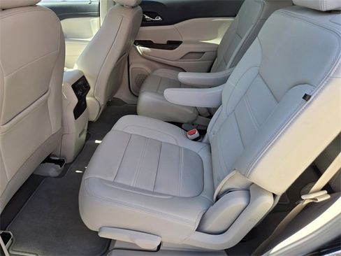 Used 2023 GMC Acadia Denali image 14