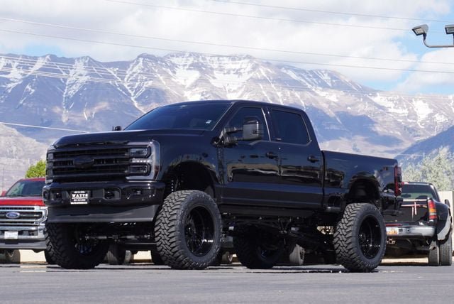 Used 2025 Ford F350 Platinum AWD/4WD image 3