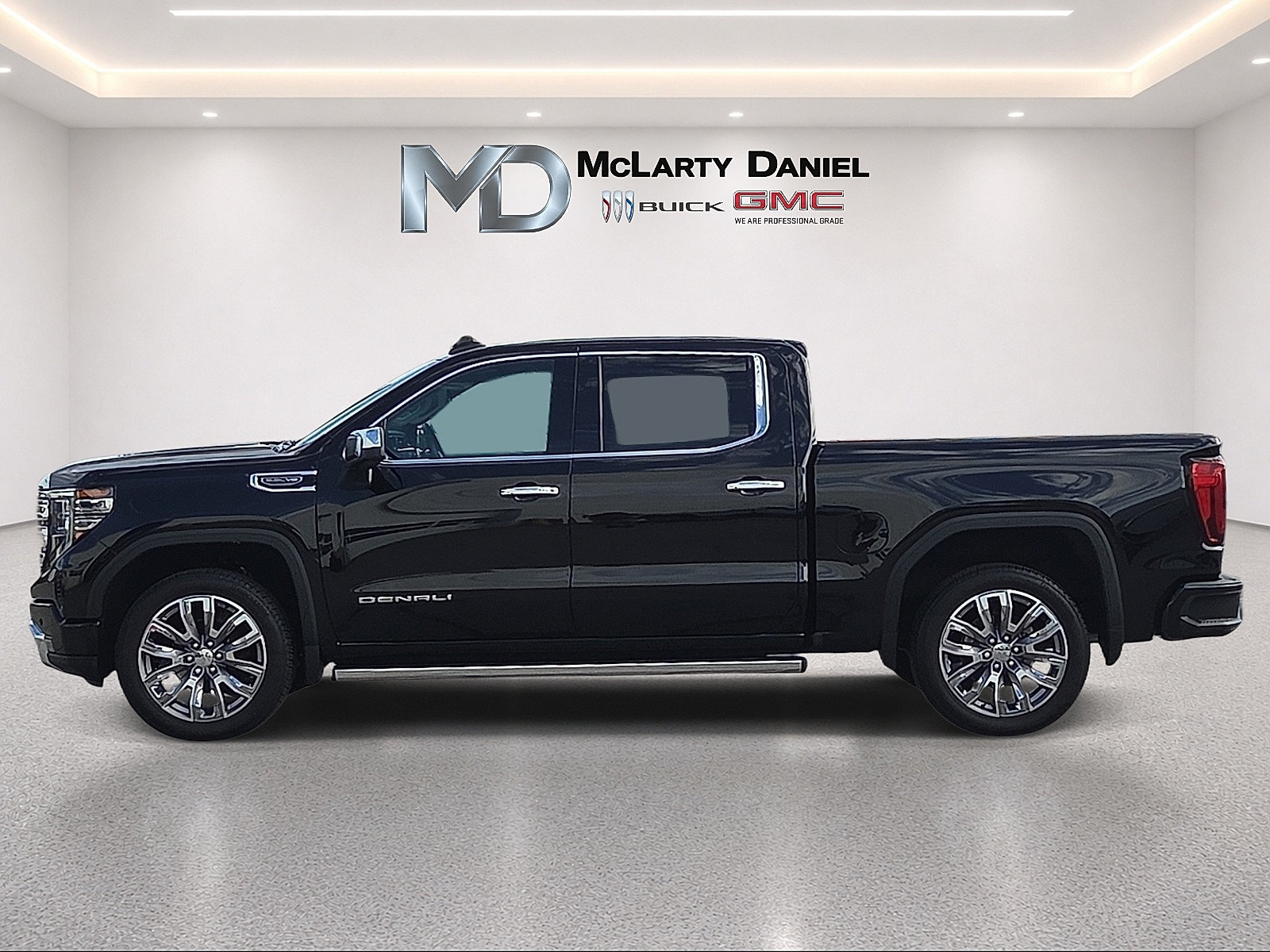Certified 2026 GMC Sierra 1500 Denali w/ Denali Reserve Package AWD/4WD image 2