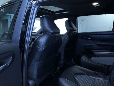Certified 2025 Toyota Highlander XSE AWD/4WD image 21